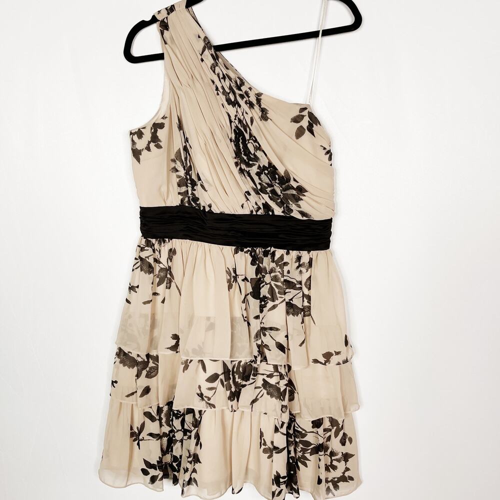 Max and Cleo Size 10 Cream Black One Shoulder Floral Dress Pleated Cocktail Tier